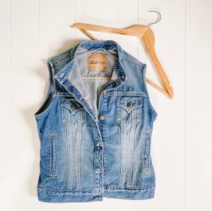 Levi Strauss Broken-In Faded Low Rider Denim Vest